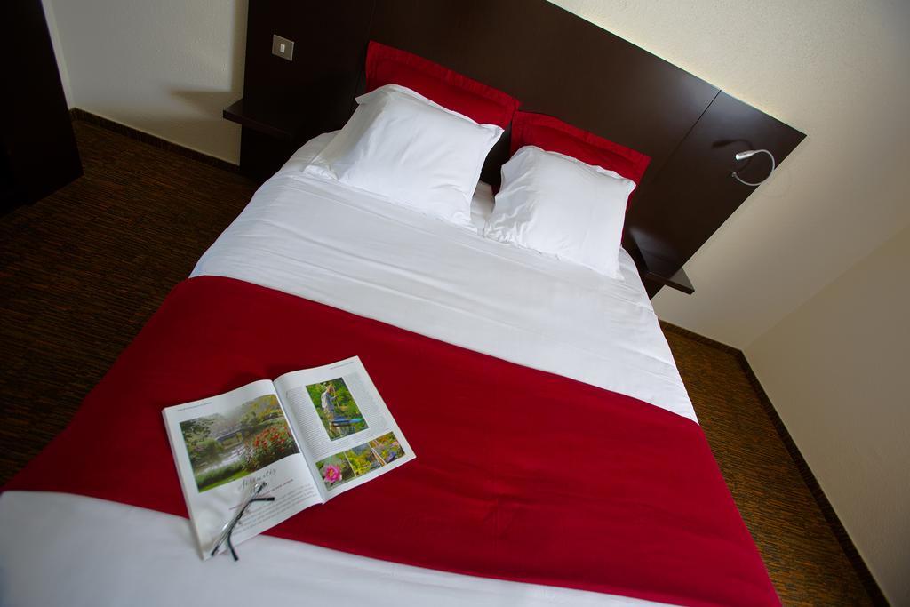 Hotel Akena Creil - Clermont Agnetz Esterno foto